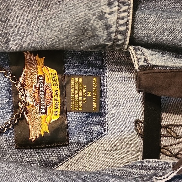 Women's Harley-Davidson vest size medium. - Picture 3 of 4